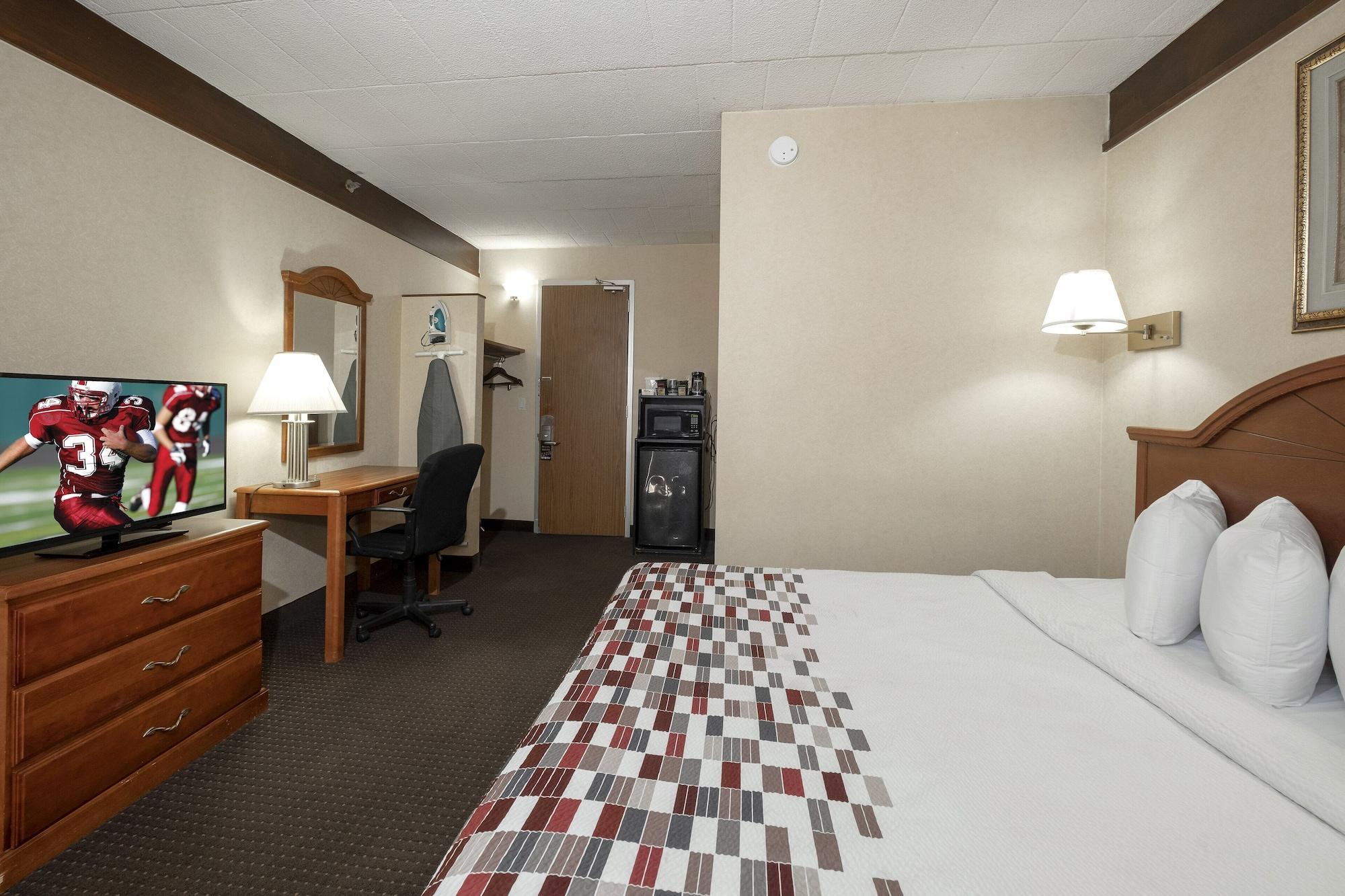 Red Roof Inn And Suites Newark - University Dış mekan fotoğraf