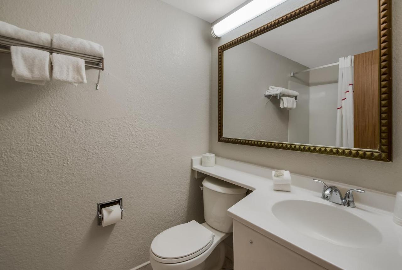 Red Roof Inn And Suites Newark - University Dış mekan fotoğraf