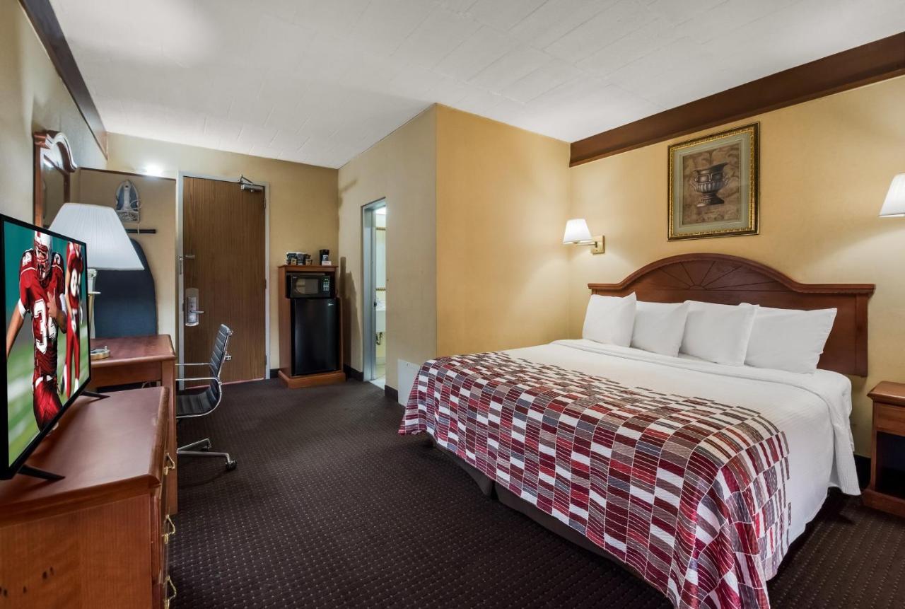 Red Roof Inn And Suites Newark - University Dış mekan fotoğraf
