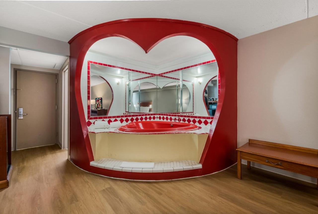 Red Roof Inn And Suites Newark - University Dış mekan fotoğraf