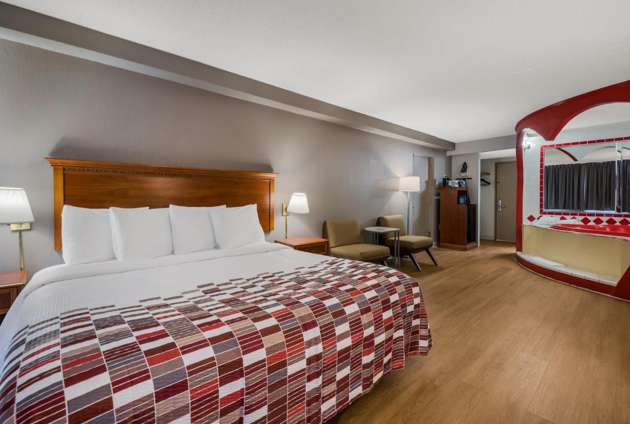 Red Roof Inn And Suites Newark - University Dış mekan fotoğraf