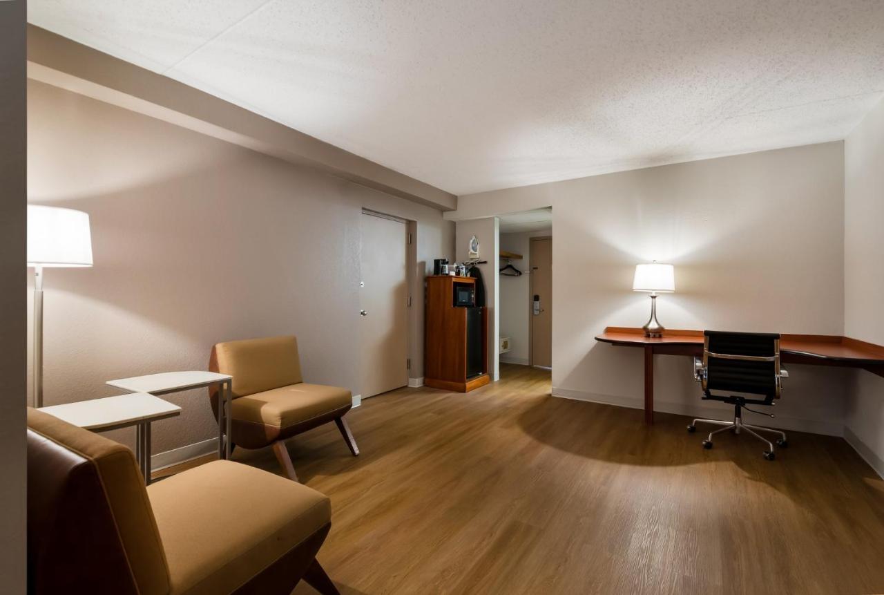Red Roof Inn And Suites Newark - University Dış mekan fotoğraf