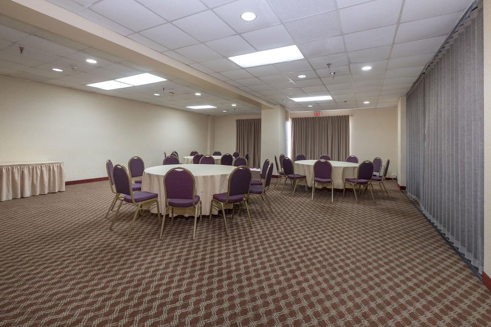 Red Roof Inn And Suites Newark - University Dış mekan fotoğraf