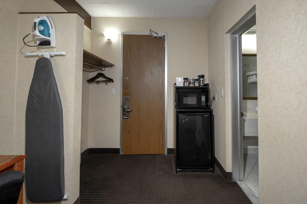 Red Roof Inn And Suites Newark - University Dış mekan fotoğraf